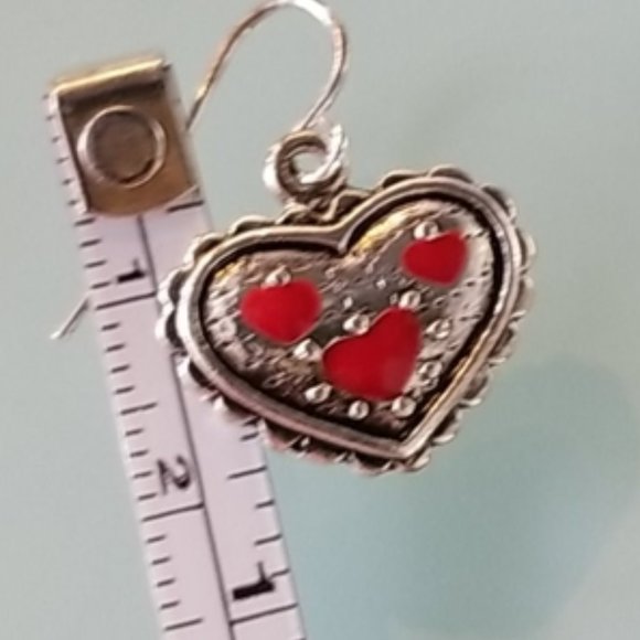 Adorable Heart Earrings - Picture 2 of 2